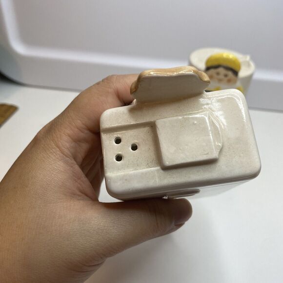 Vtg."The Tastesetter" Salt Pepper Shakers Farmer & Wife Cottagecore - Picture 5 of 11